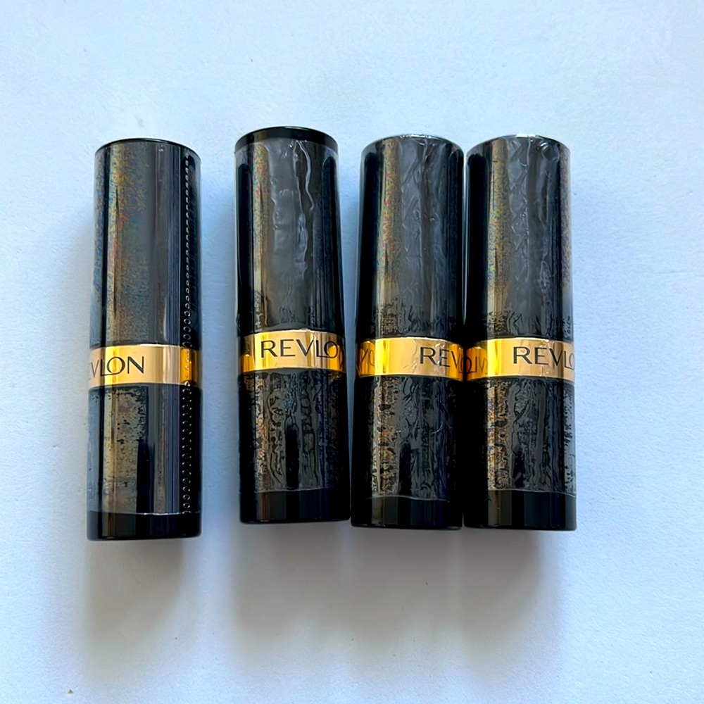 Bundle of 4 NEW Revlon Super Lustrous Moisturizing Cream Lipstick with Vitamin E